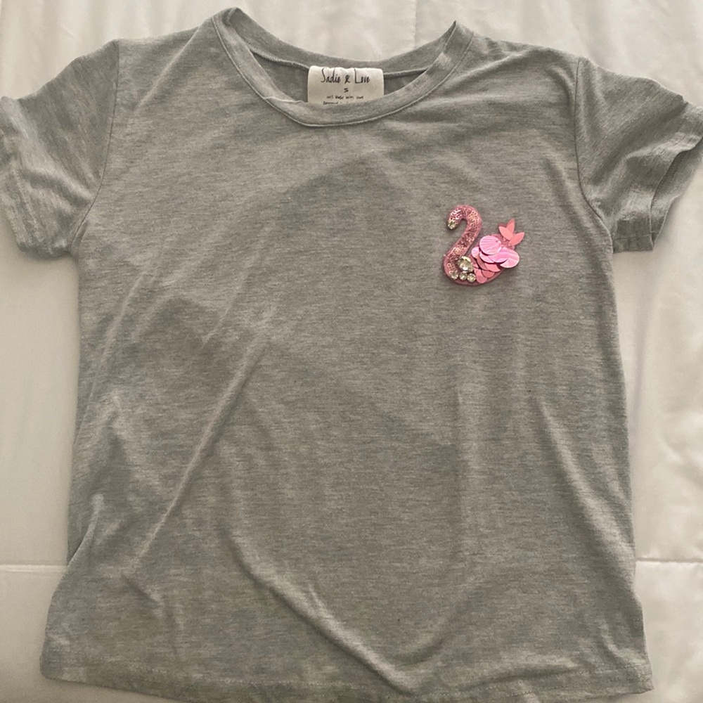 tee shirt w/ flamingo !